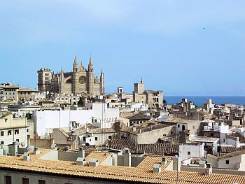 Cathédrale de Palma, la mer en arrière-plan
